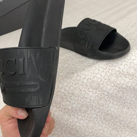 GUCCI Authentic Black Rubber Slides - Picture 6 of 8